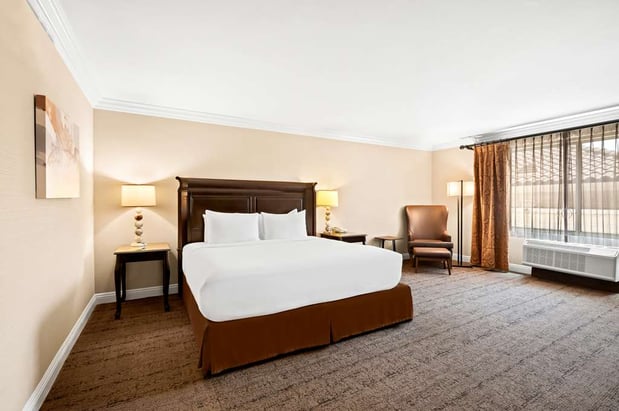 Images Best Western Ontario Mills Mall