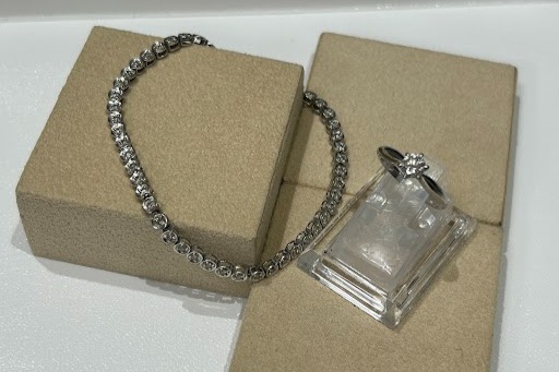 Images KOMEHYO（コメ兵）買取センターきりしま国分山形屋