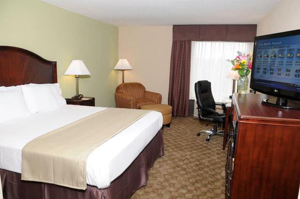 Images Holiday Inn Express Peachtree Corners-Norcross by IHG