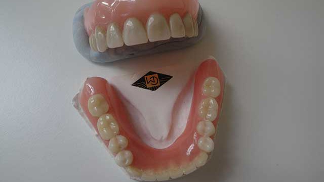 Images Klinisk Tandtekniker Tina Olesen