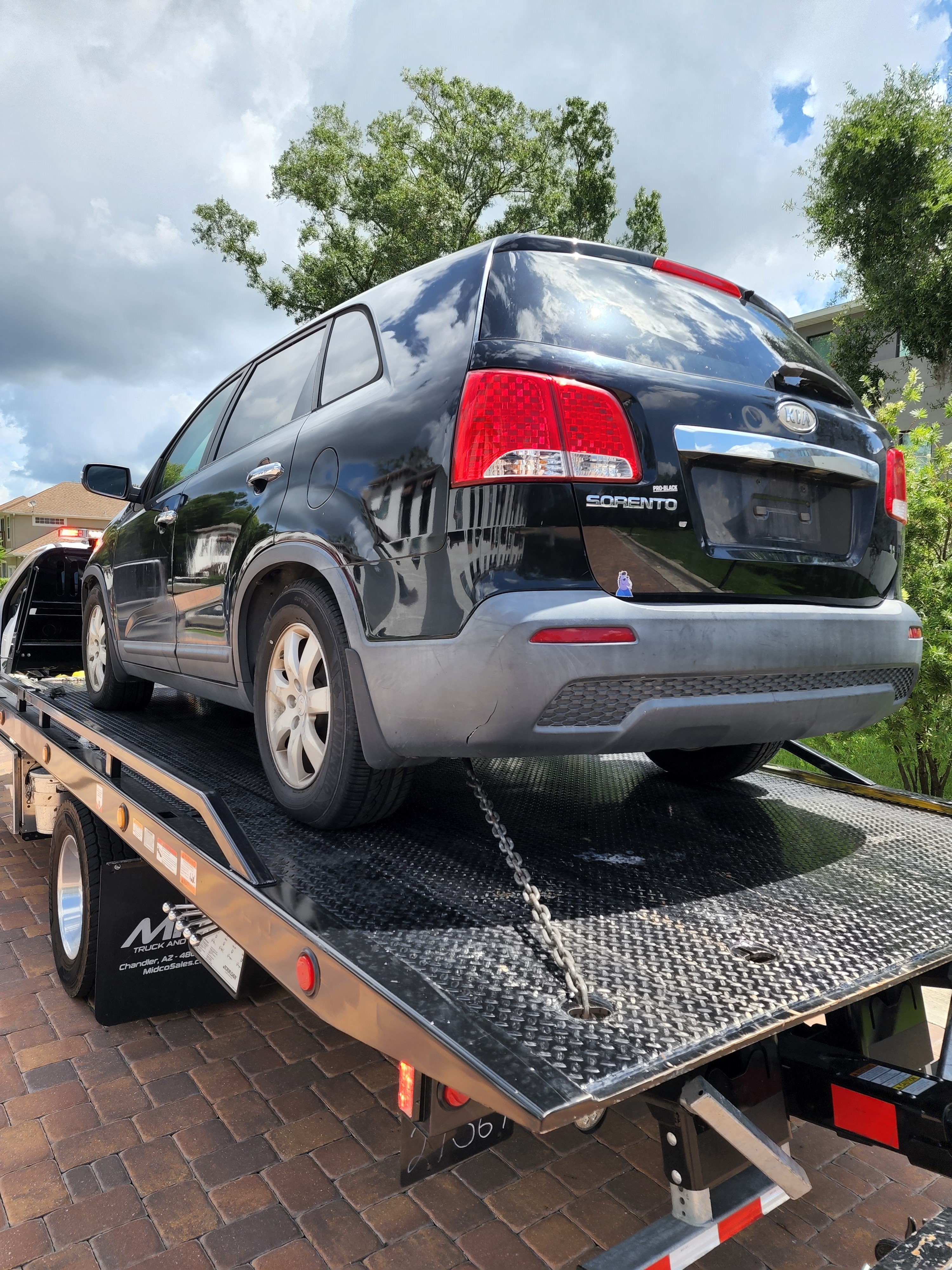 We haul away your junk car for free and pay you cash! No title necessary. Car does not need to run. We're available 24/7 and provide service to Key West, Florida.