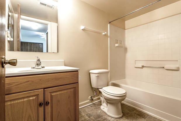 Images Bay Pointe Apartments