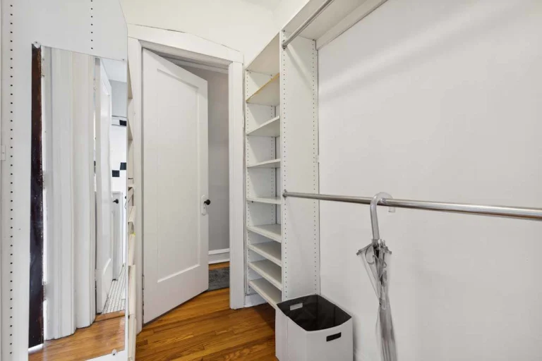 Images The Bryant at Oak Park I & II Apartments