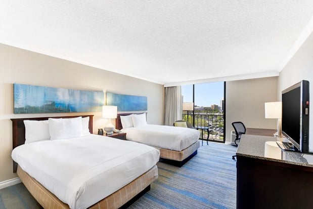 Images Hilton Irvine/Orange County Airport