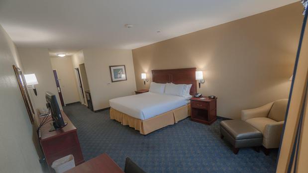 Images Holiday Inn Express & Suites Pampa, an IHG Hotel