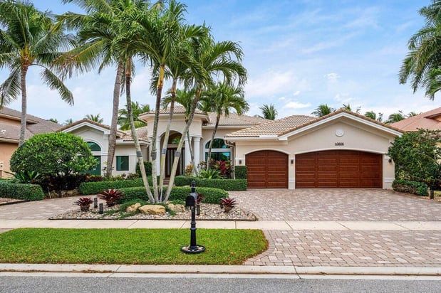 Images Shirley Segura, Realtor