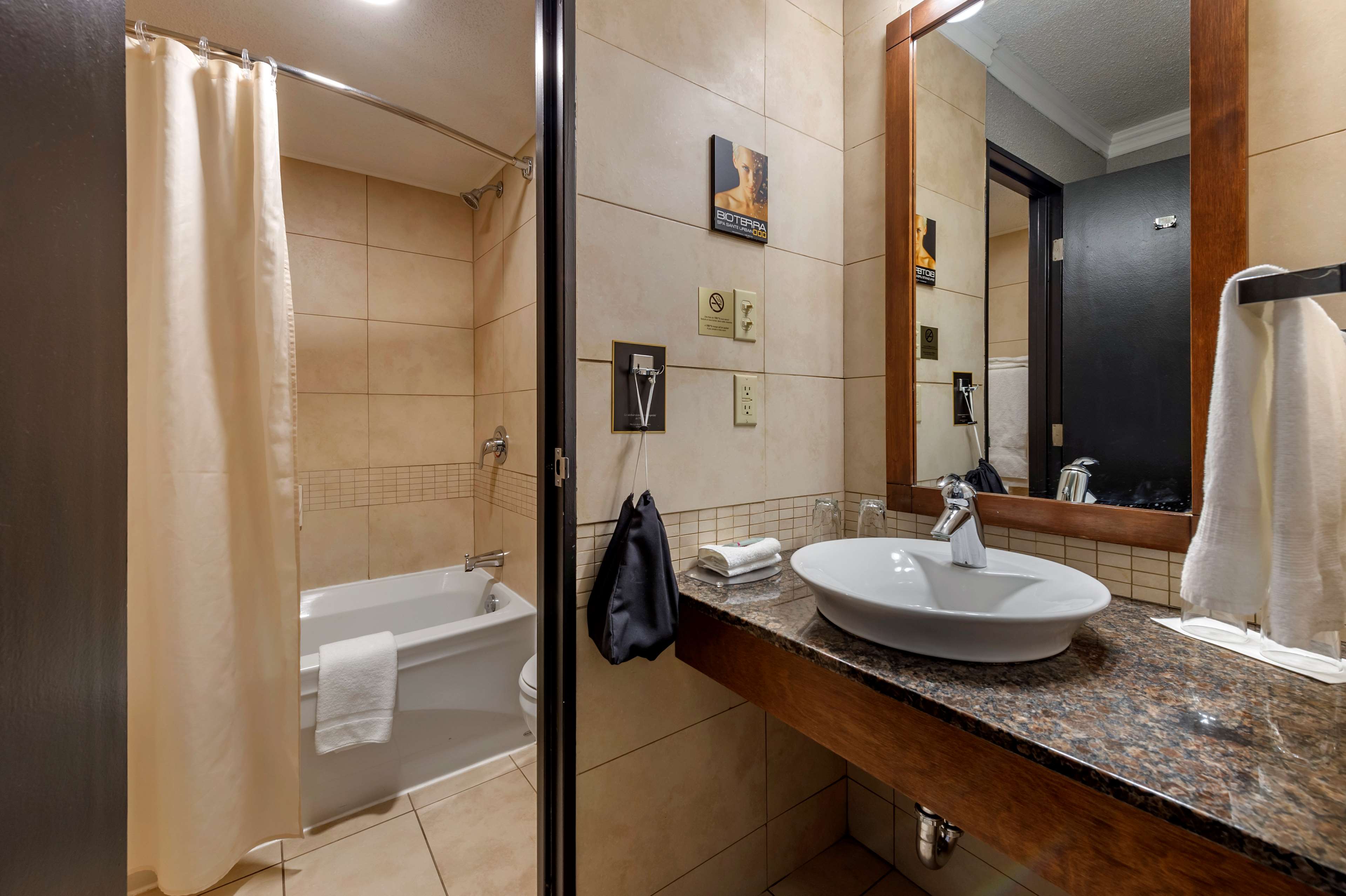 Best Western Hotel Universel Drummondville à Drummondville: Bathroom