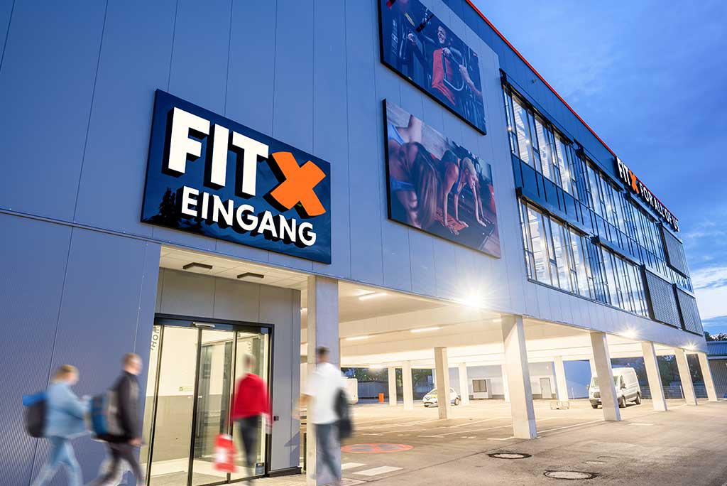 Bild 1 FitX Fitnessstudio in Nürnberg