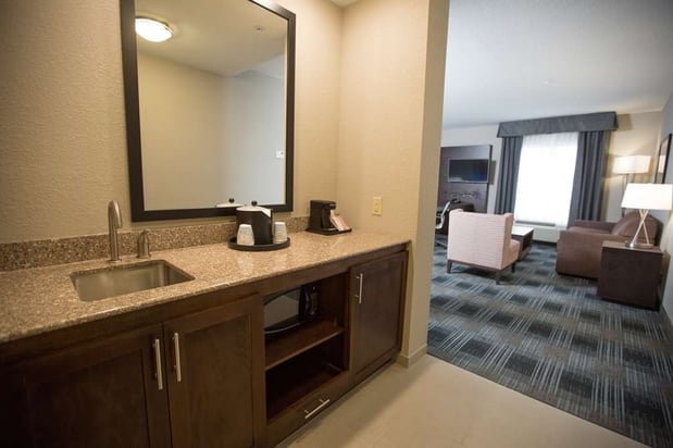 Images Hampton Inn & Suites Oklahoma City Airport