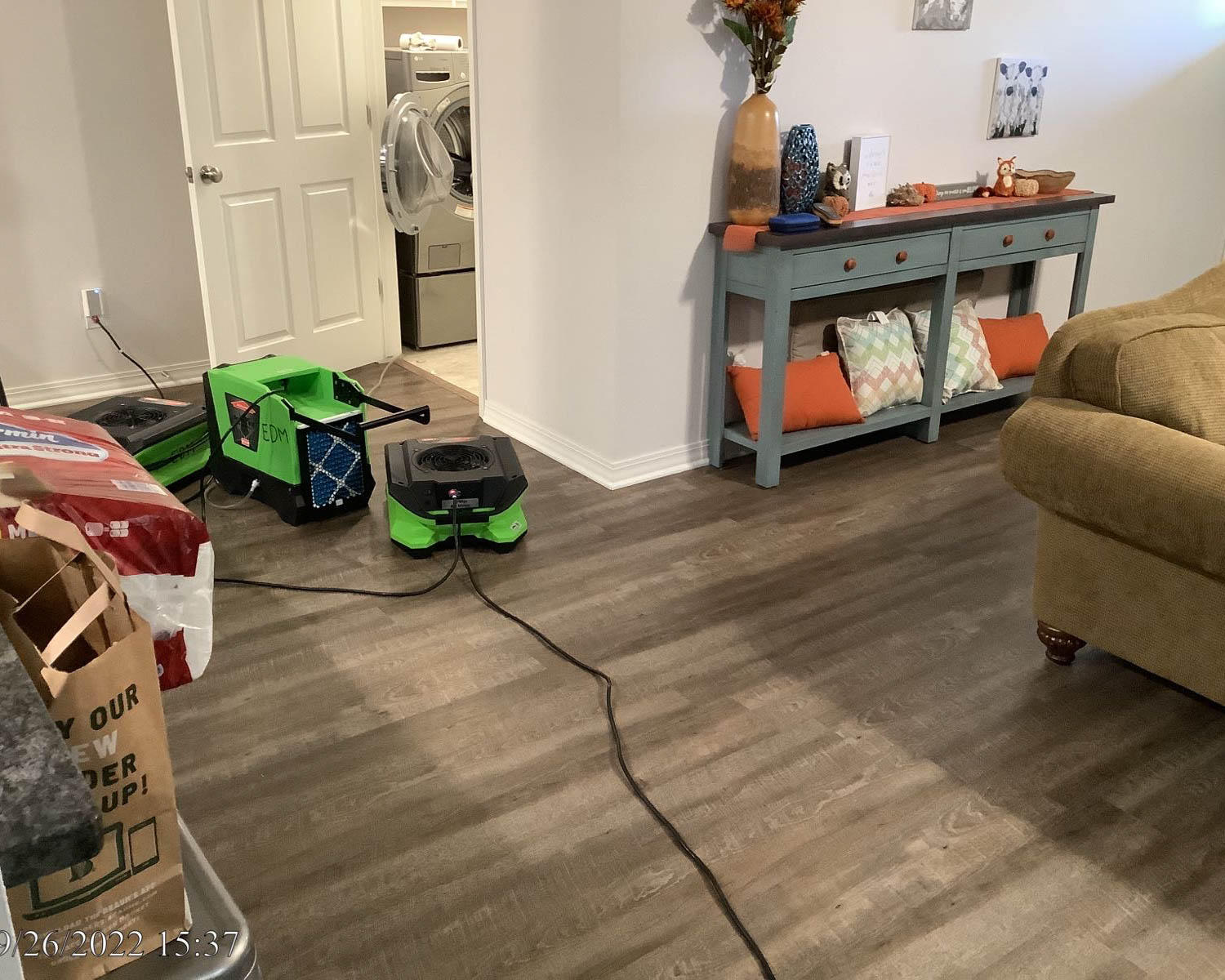 When water damage strikes, you need help fast. SERVPRO of Georgetown/Florence/Sun City is available 24 hours a day, 7 days a week and 365 days a year to respond quickly to your water emergencies. Call us now!