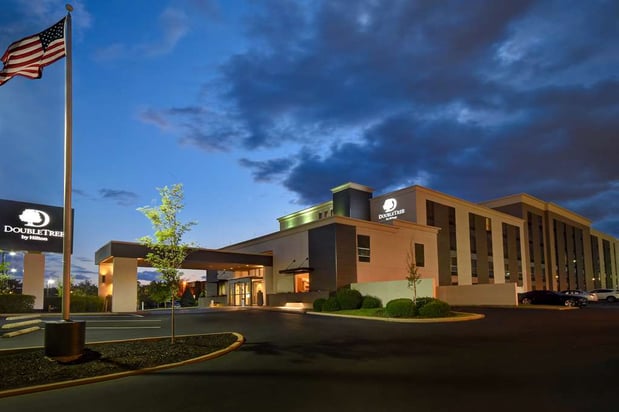Images DoubleTree by Hilton St. Louis Airport