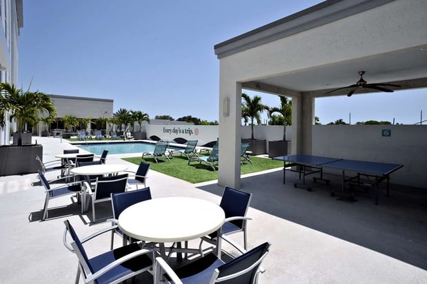 Images Hotel Dello Fort Lauderdale Airport, Tapestry Collection by Hilton
