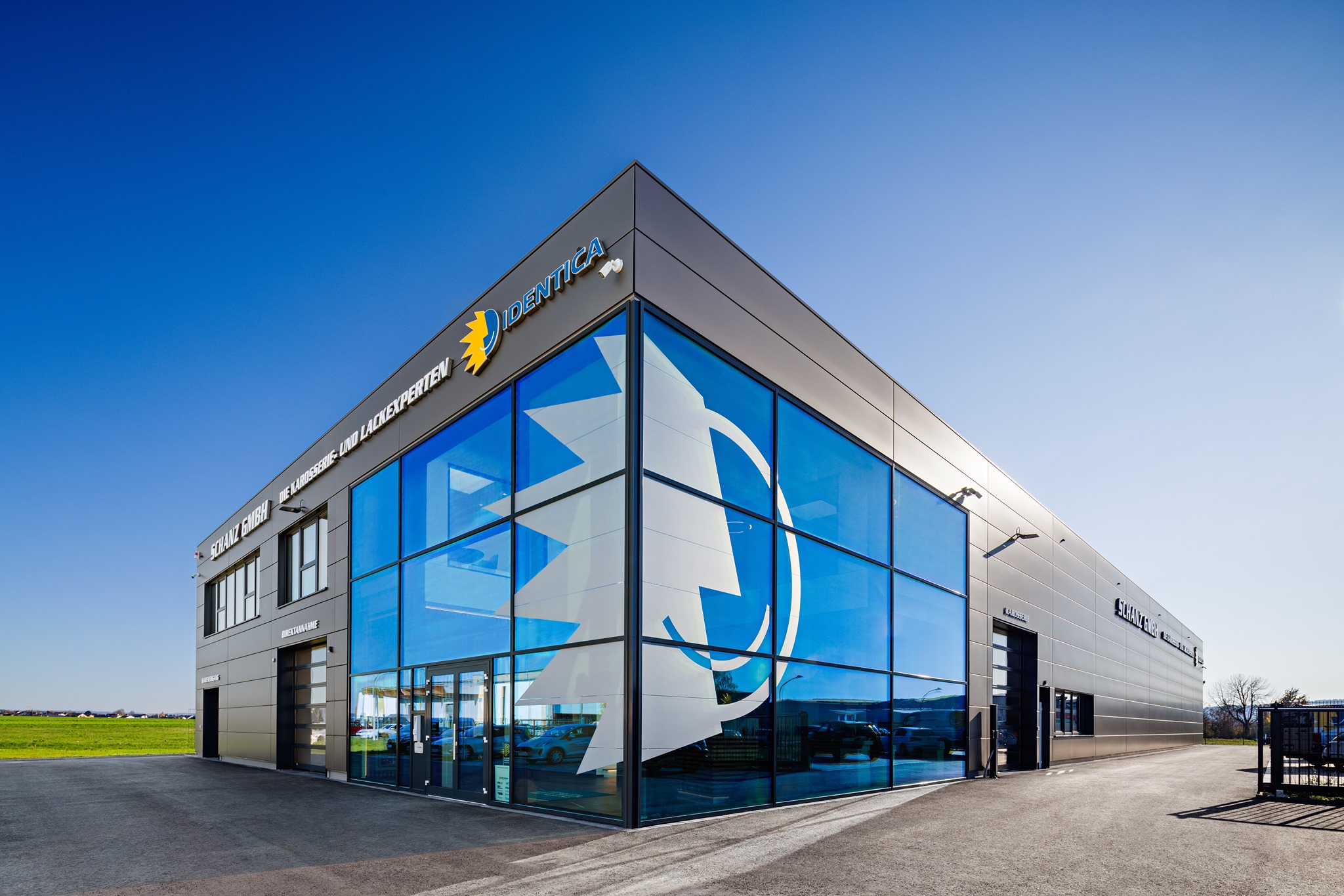 Bild 1 Schanz Karosserie & Lack GmbH (Identica) in Neuenstadt am Kocher