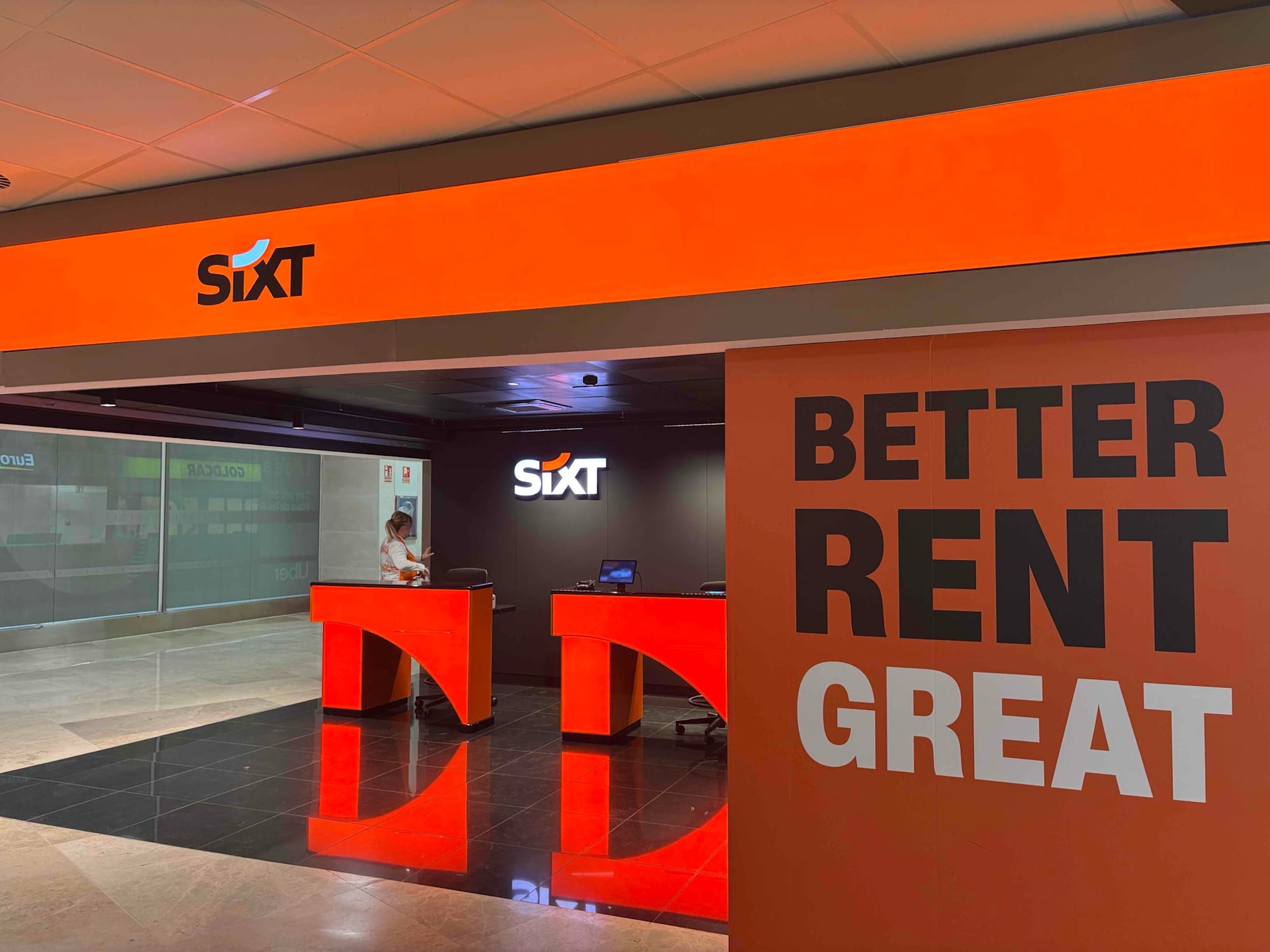 SIXT Alquiler de Coches - Valencia Aeropuerto (VLC) 4