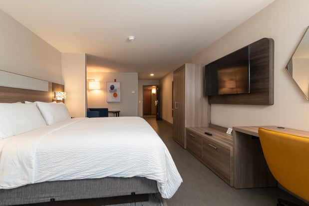 Images Holiday Inn Express & Suites Hampton South-Seabrook by IHG