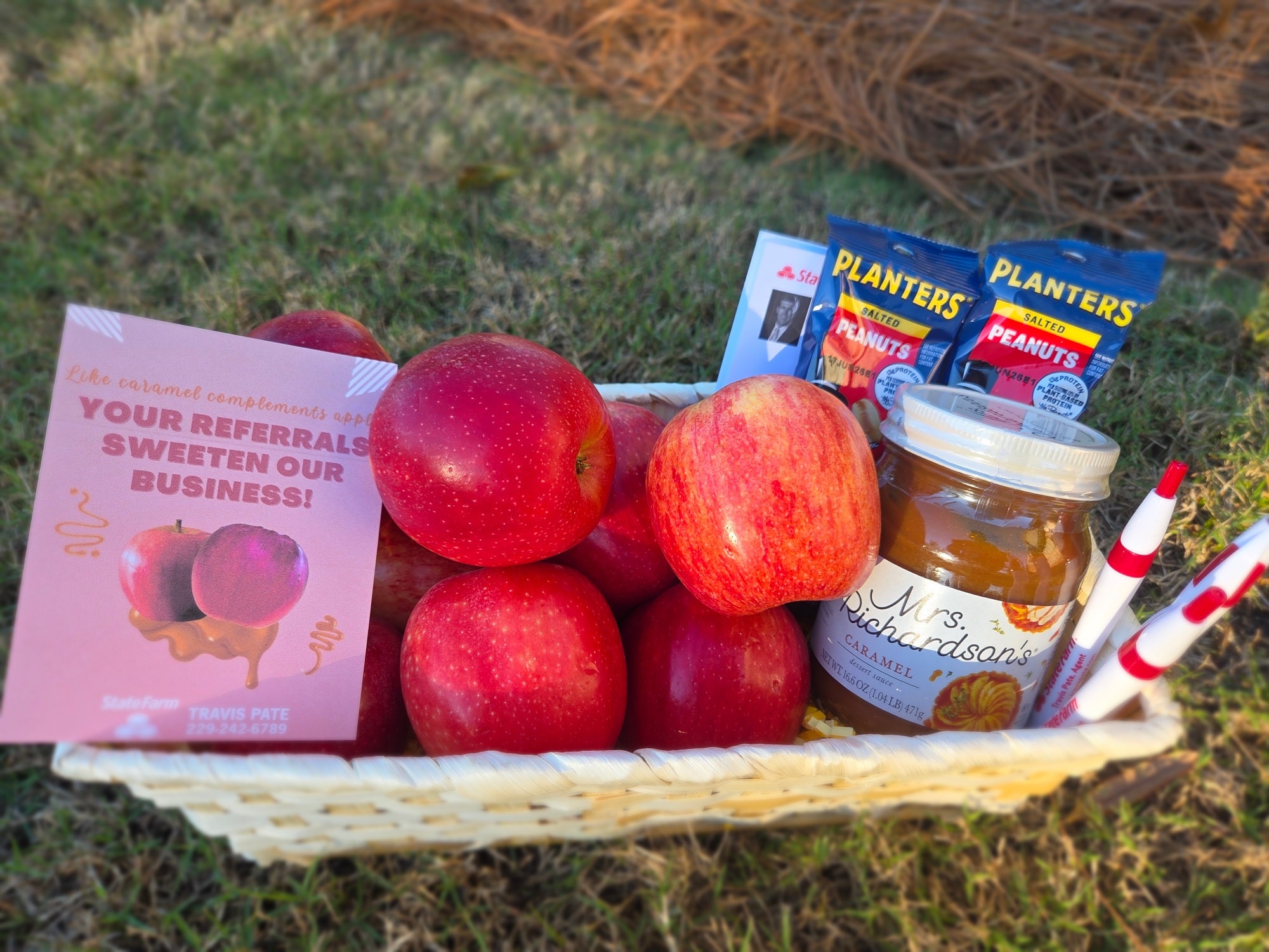 Just like caramel and apples, our partnerships are the perfect combo!
November's one of my favorite months so we're out showing some extra gratitude this week. Referrals really are the greatest compliment!
