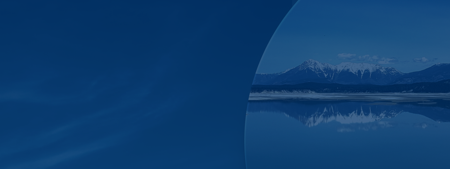 A scenic mountain range.