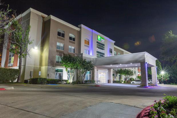 Images Holiday Inn Express & Suites Arlington North – Stadium Area by IHG