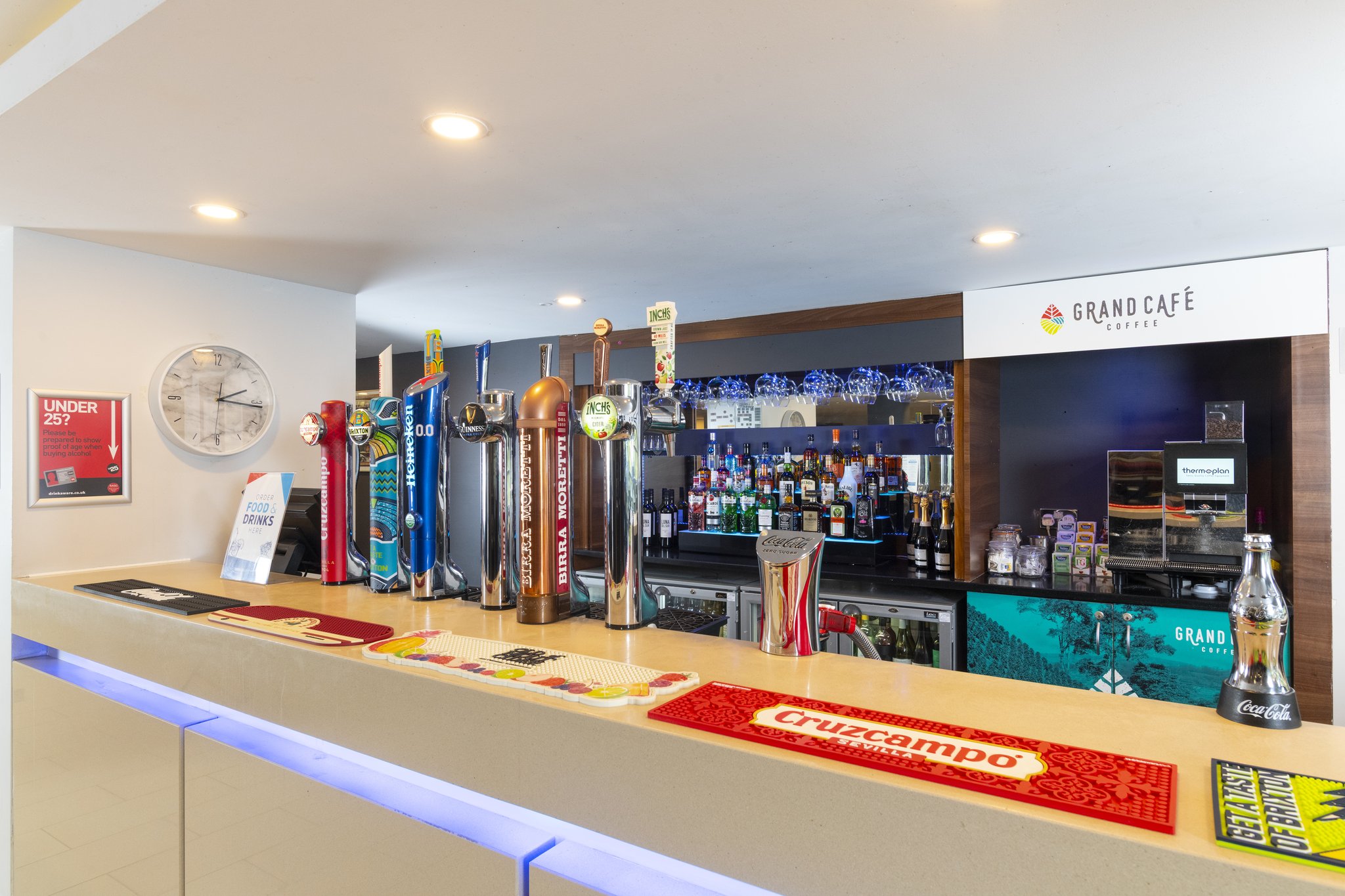 Images Holiday Inn Express Milton Keynes by IHG