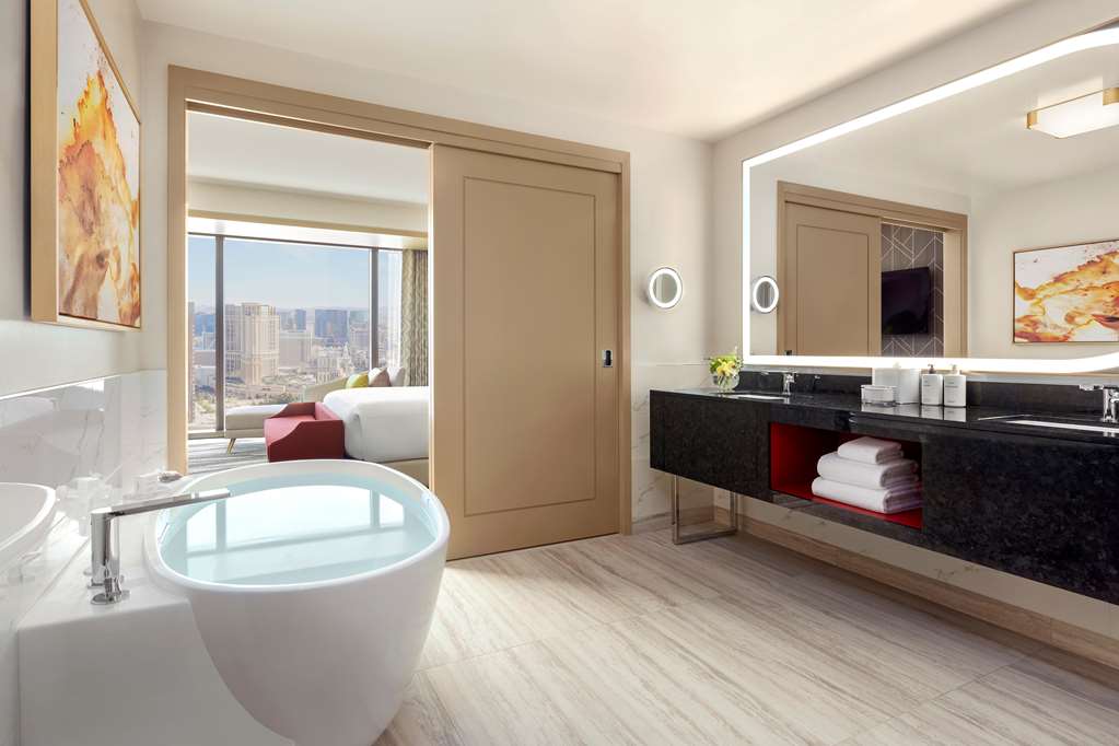 Guest room bath