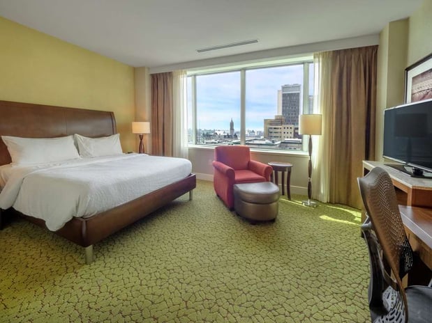 Images Hilton Garden Inn Buffalo Downtown