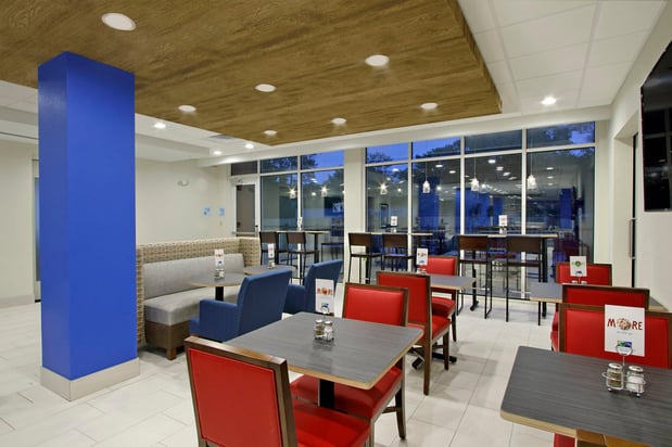 Images Holiday Inn Express & Suites Columbus North by IHG