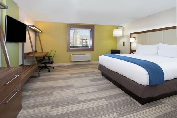Images Holiday Inn Express & Suites Houston IAH - Beltway 8 by IHG