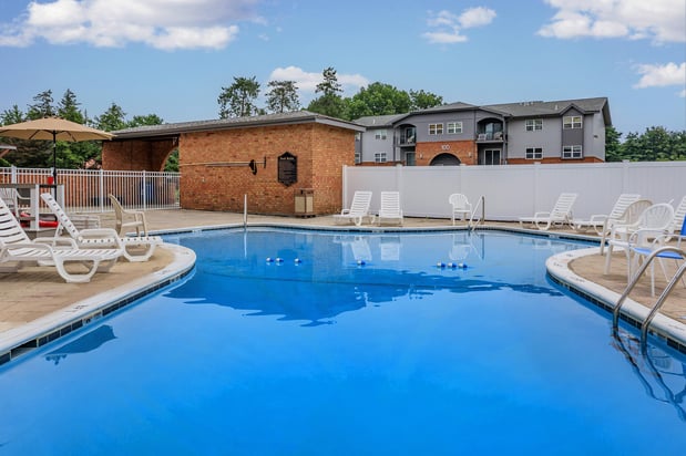 Images London Square & Blue Spruce Apartments
