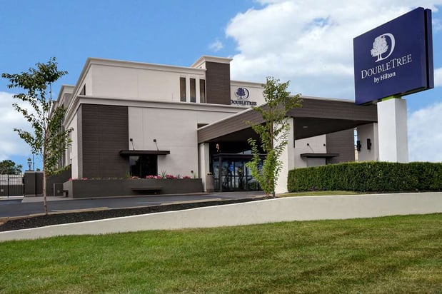 Images DoubleTree by Hilton St. Louis Airport