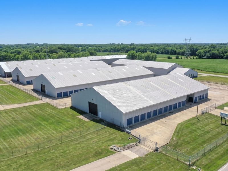 Alternate Beauty Image - Storage Express at 3745 N 1475 East Rd, Heyworth, IL 61745 