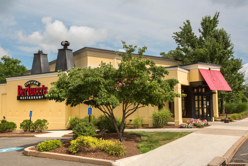 Bertucci's at Turnpike Plaza - Newington Shopping Center