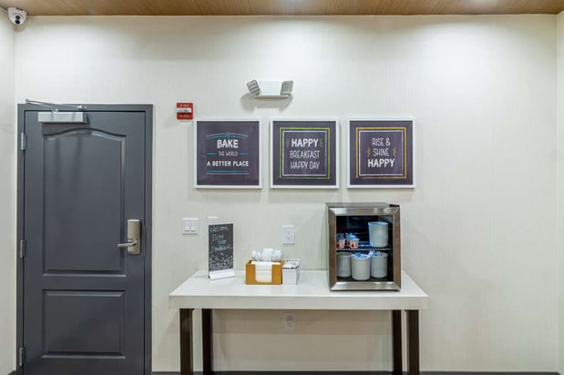 Images Hampton Inn & Suites Cleburne