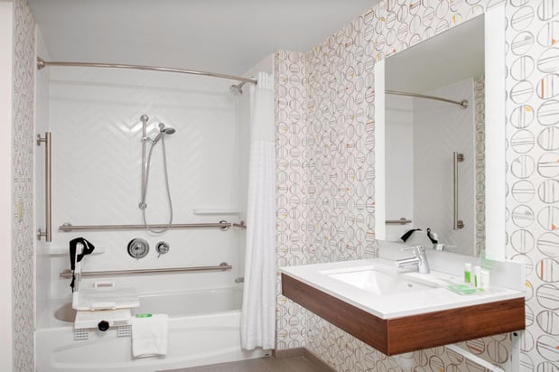Images Holiday Inn & Suites Boston-Peabody by IHG