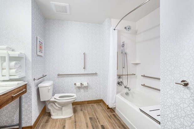 Images Hampton Inn by Hilton Bedford