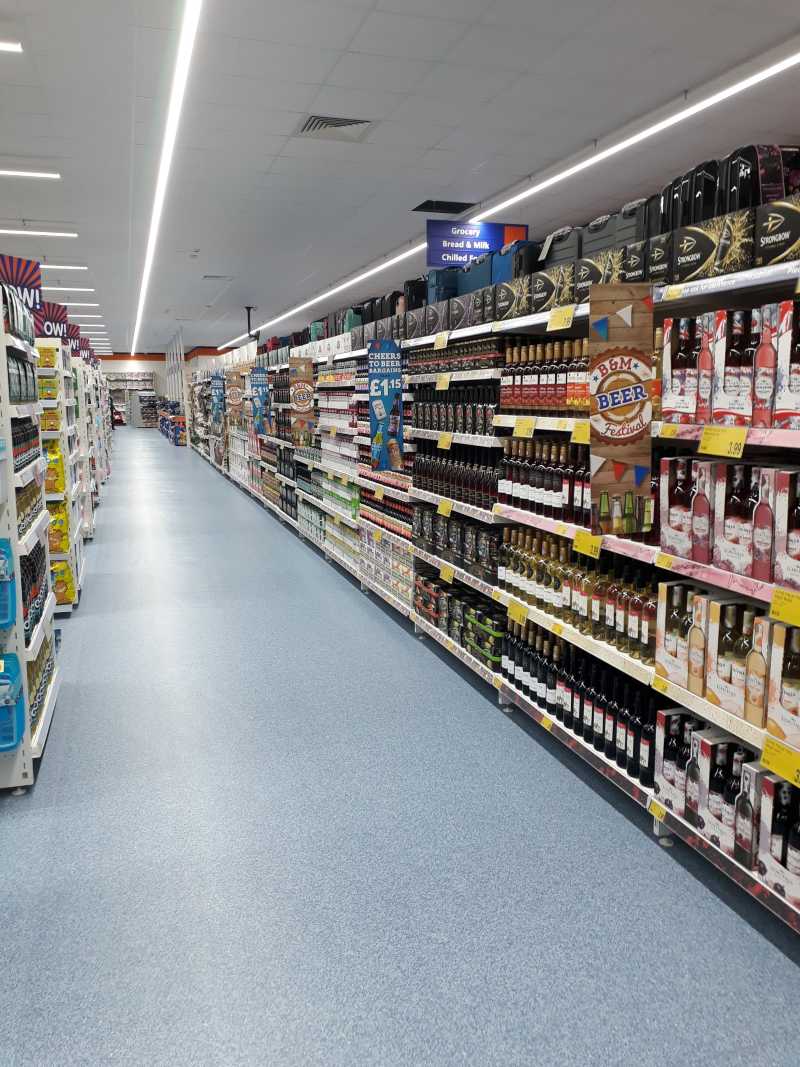 B&M's brand new store in Cottingley, Leeds has a fine selection of beer and cider from our summer Beer Festival! Ideal for BBQs and parties!
