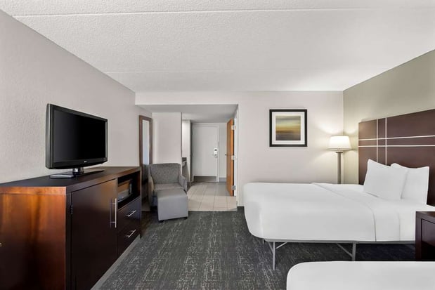 Images Best Western Luxbury Inn Fort Wayne