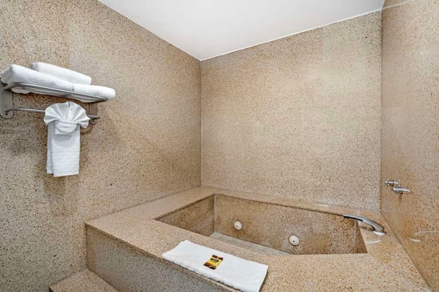 Images Best Western Plus Newport Mesa Inn