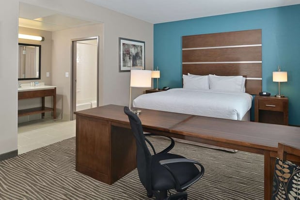 Images Hampton Inn & Suites Des Moines Downtown