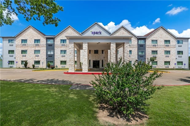 Images Spark by Hilton Round Rock