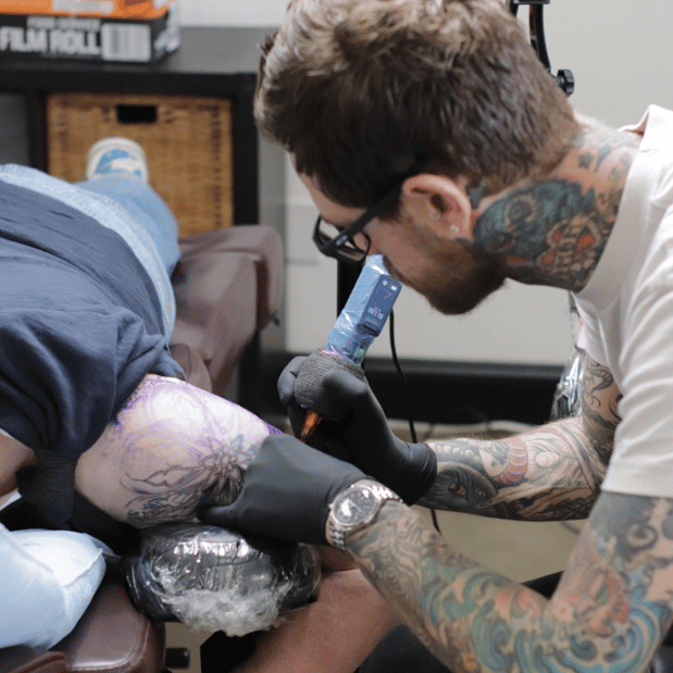 Images Thirteen Roses Tattoo & Aesthetics