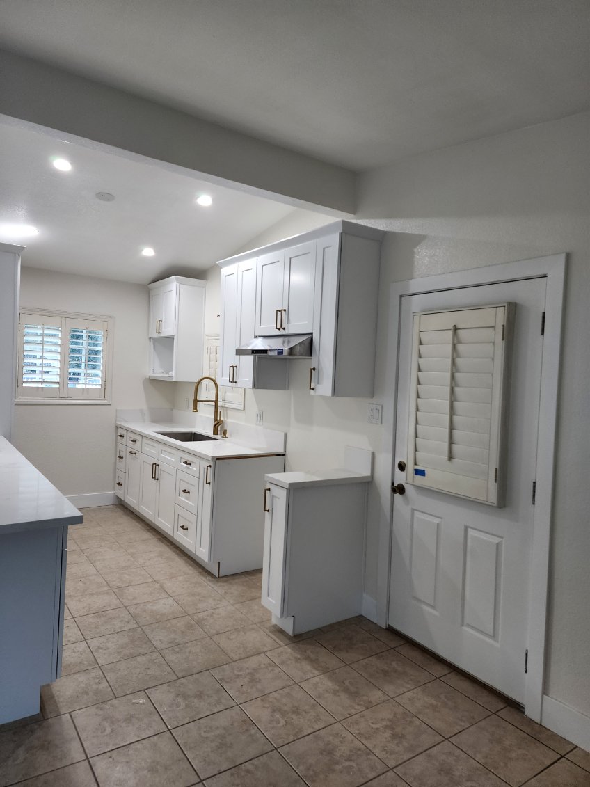 Hernandez Contractors Group Inc - Drywall installation 