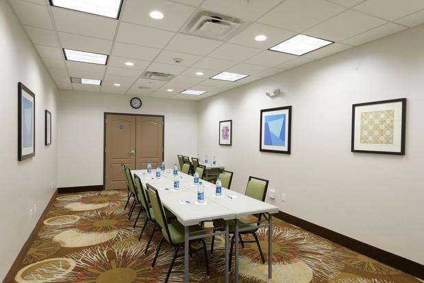Images Holiday Inn Express & Suites Jamestown by IHG