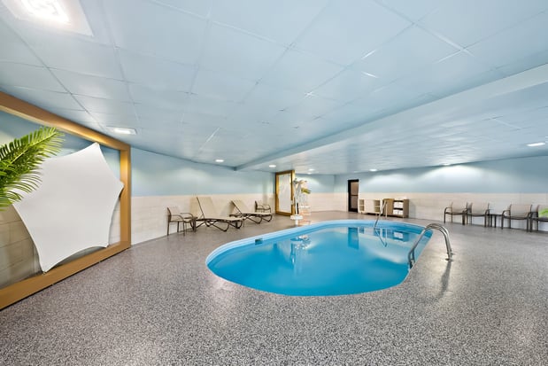 Images Holiday Inn Express & Suites Raleigh NE - Medical Ctr Area by IHG