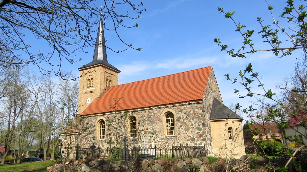 Kirche Jühnsdorf - Pfarrsprengel Blankenfelde, Dorfstraße 7 in Jühnsdorf
