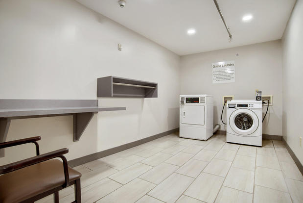 Images Holiday Inn Express & Suites Mobile – I-65 by IHG