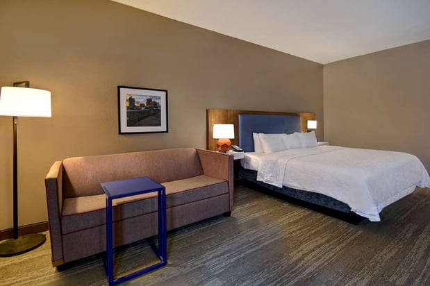 Images Hampton Inn Birmingham-Colonnade 280