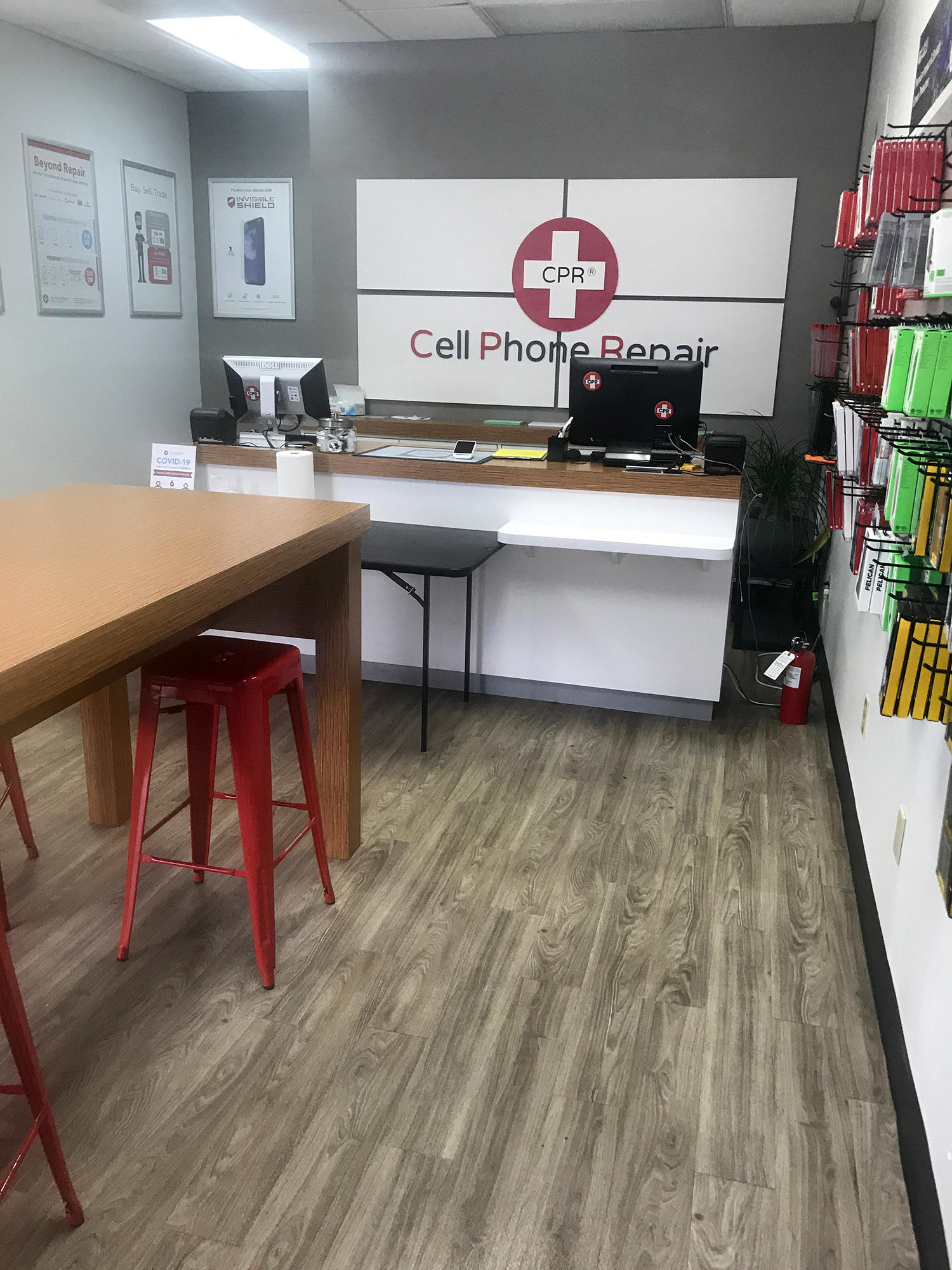 CPR Cell Phone Repair Charleston West Ashley SC - Store Interior