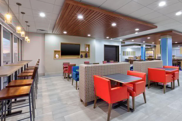 Images Holiday Inn Express & Suites Wooster by IHG
