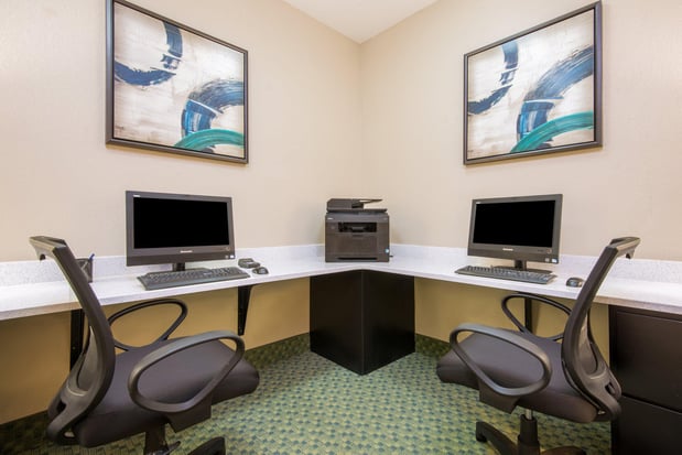Images Candlewood Suites Jefferson City by IHG