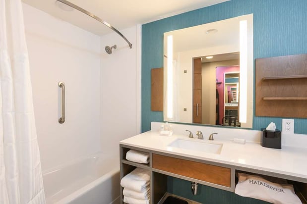 Images Hilton Garden Inn Cincinnati Midtown